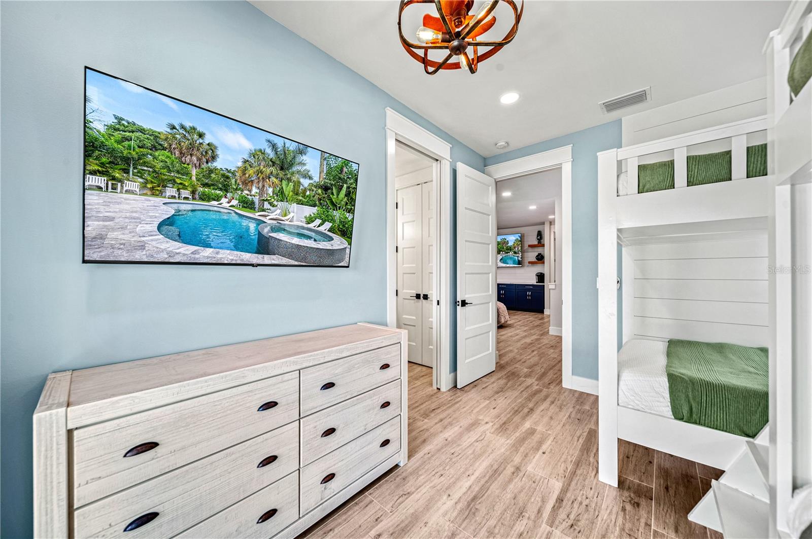 A4656843 Property Photo