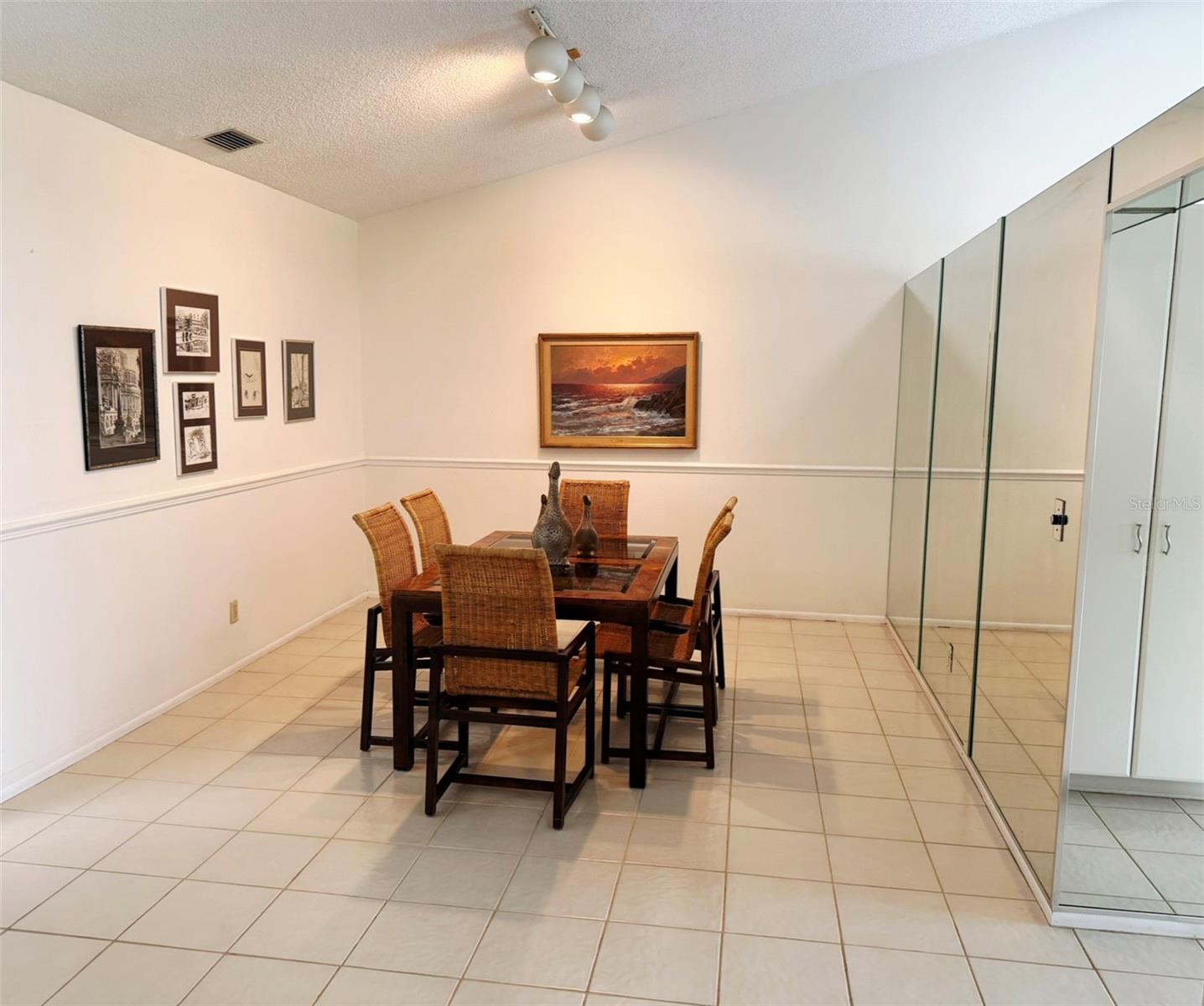 A4656857 Property Photo