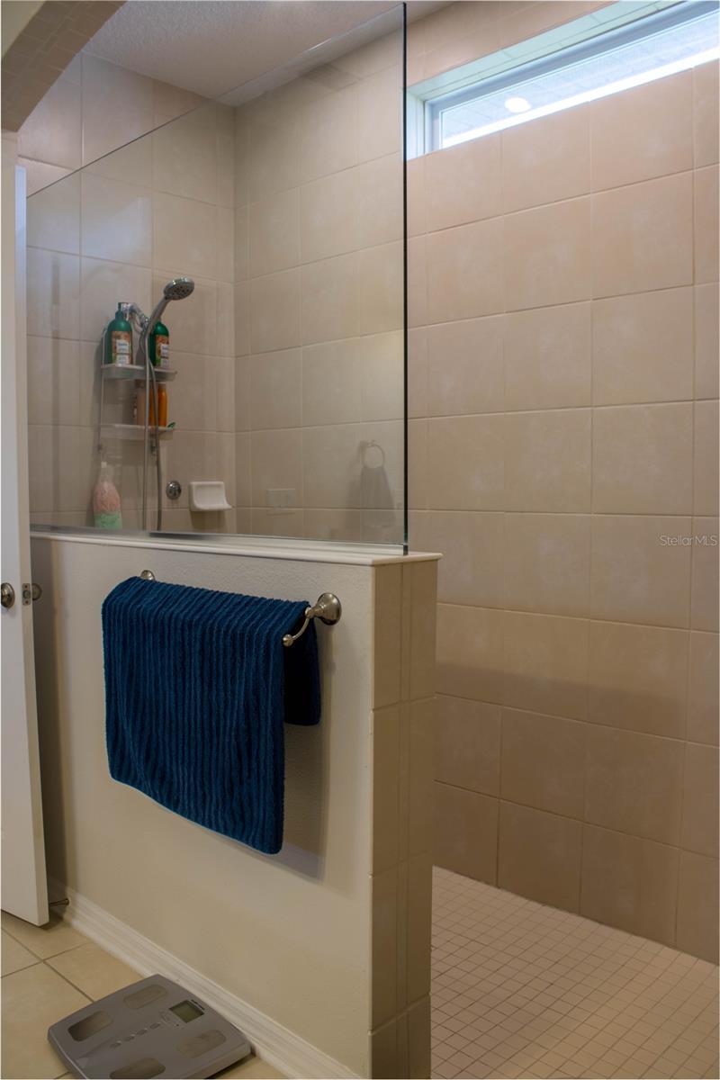 L4953975 Property Photo