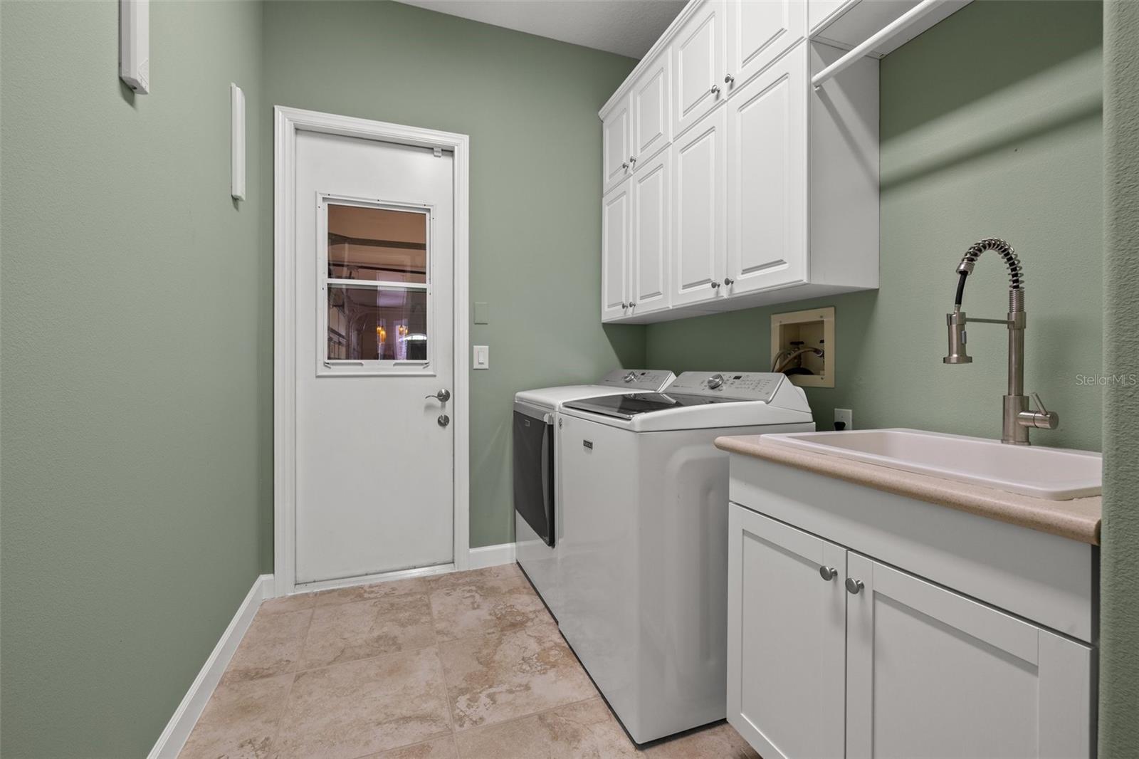 A4656867 Property Photo