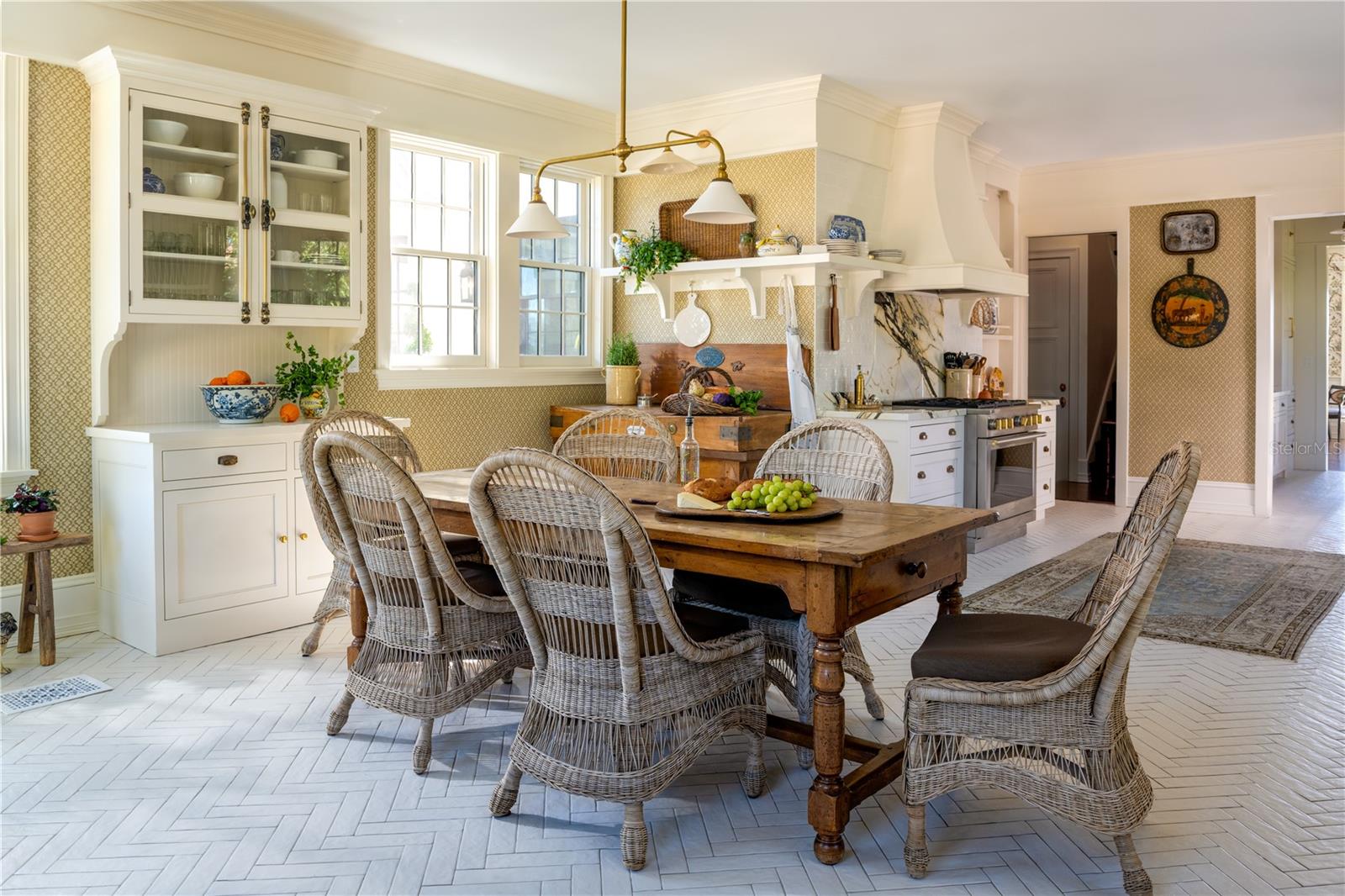 P4935296 Property Photo