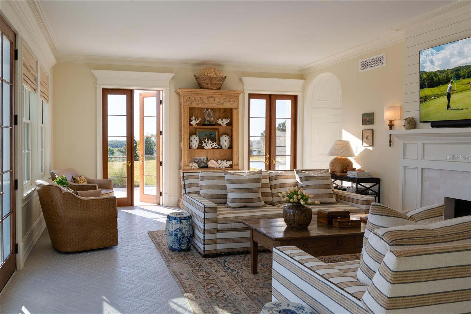 P4935296 Property Photo