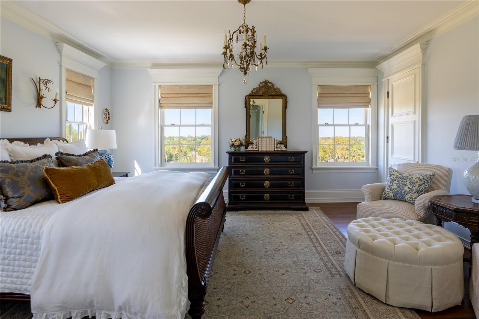 P4935296 Property Photo