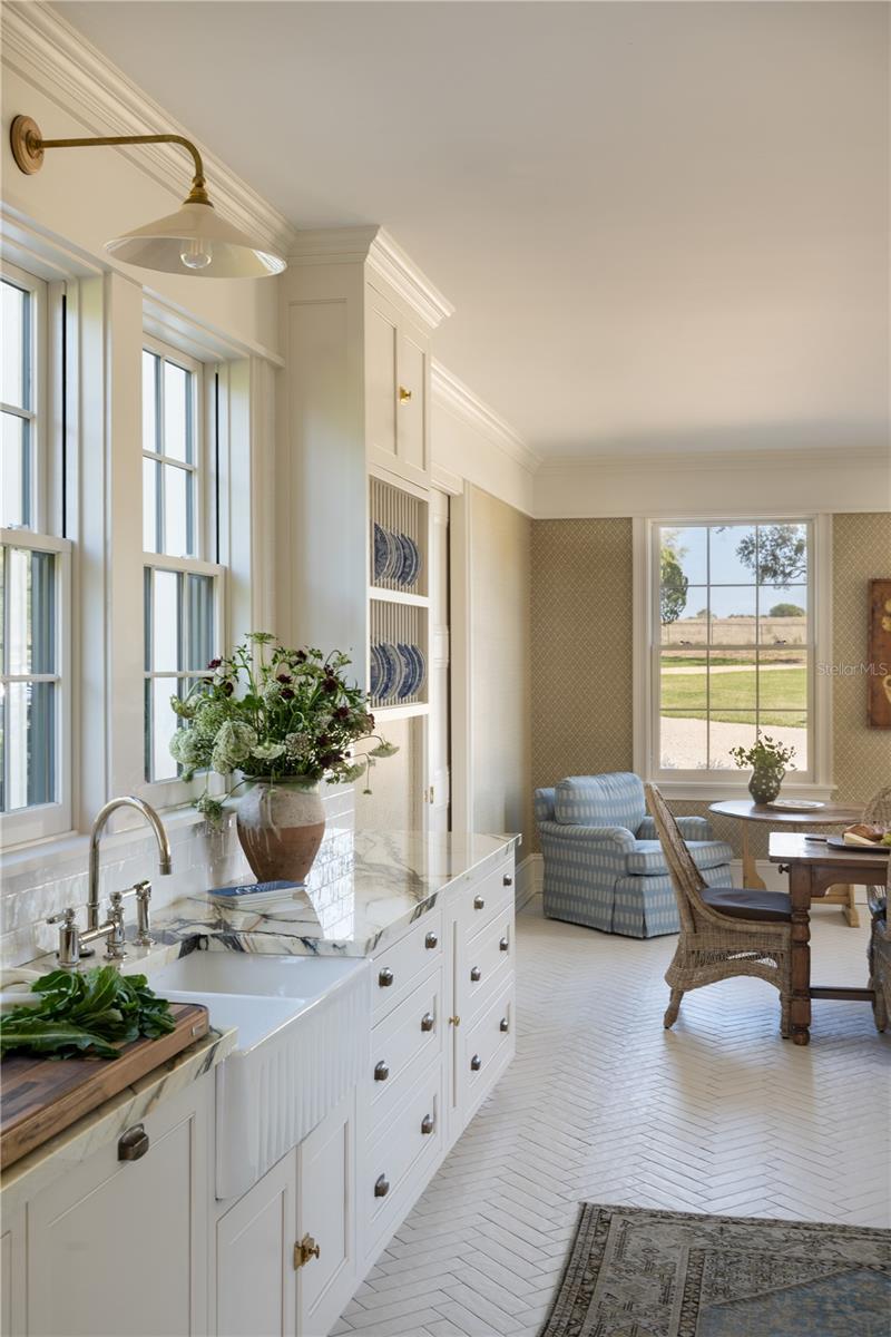 P4935296 Property Photo