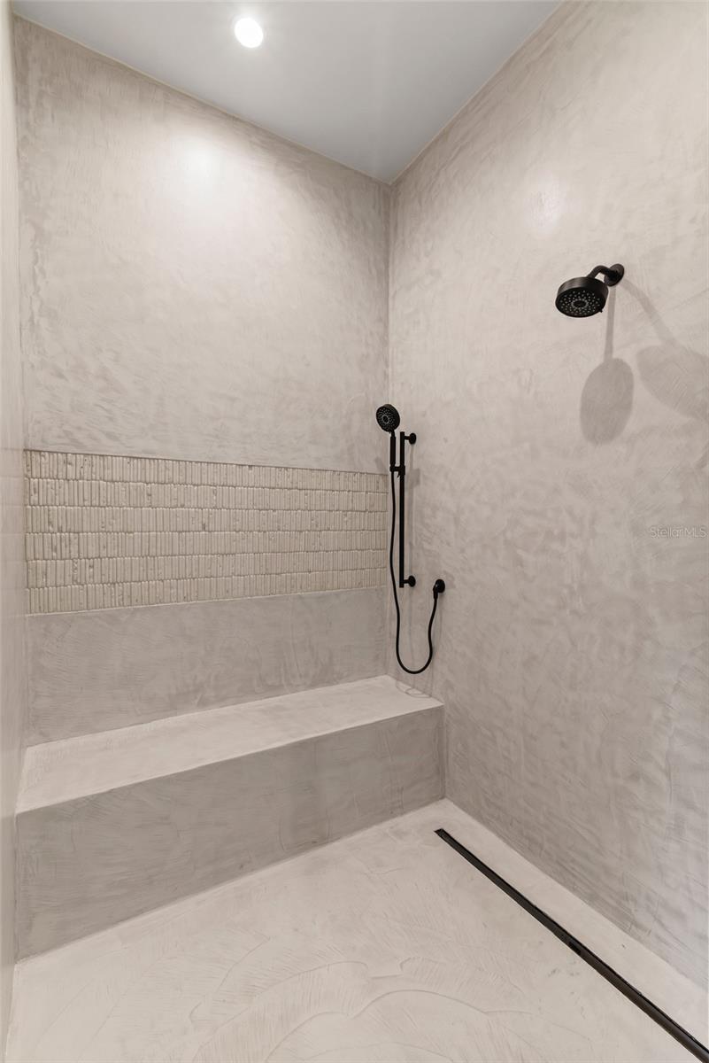 O6321143 Property Photo