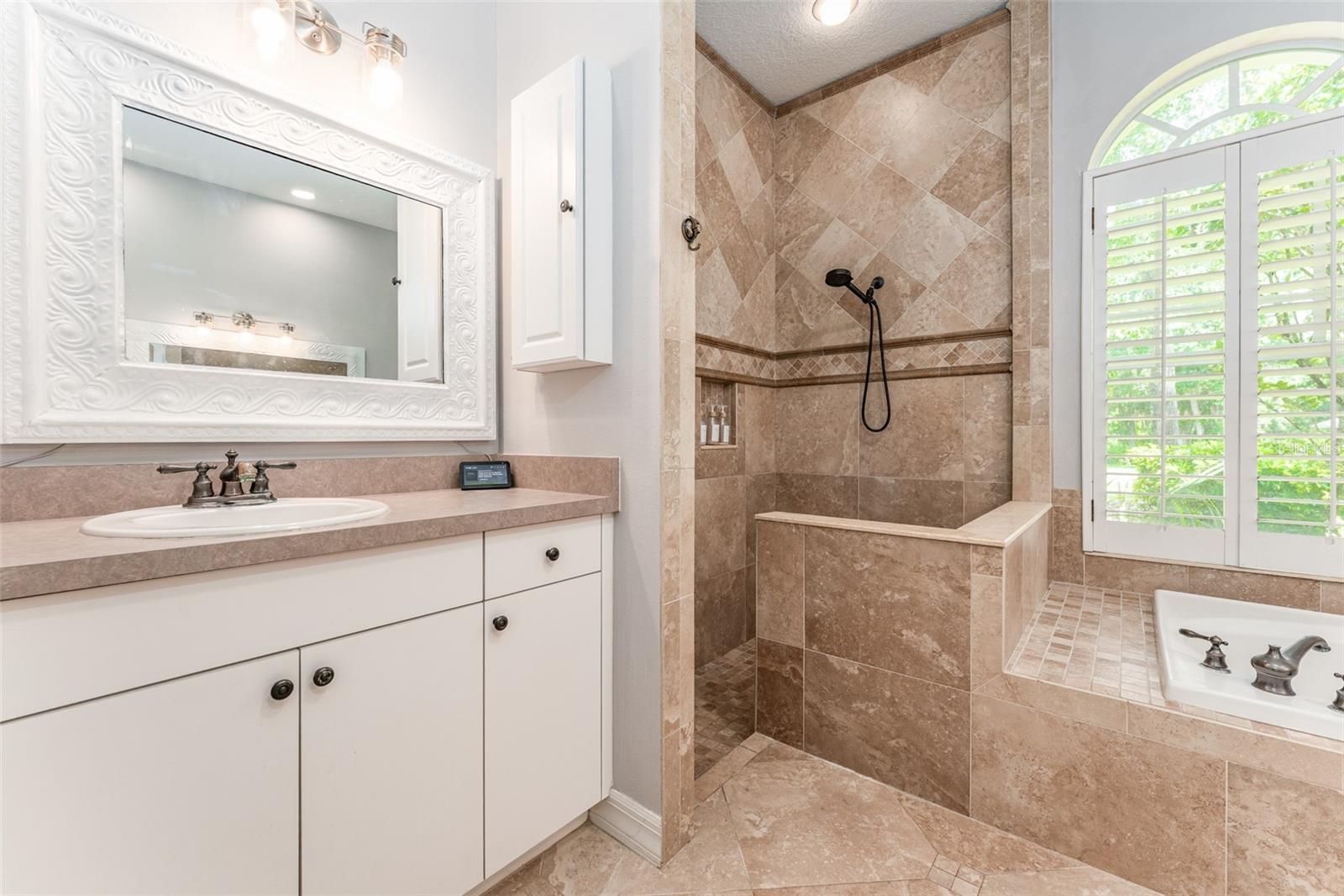 5927 FLATWOODS MANOR CIR, LITHIA, FL, 33547