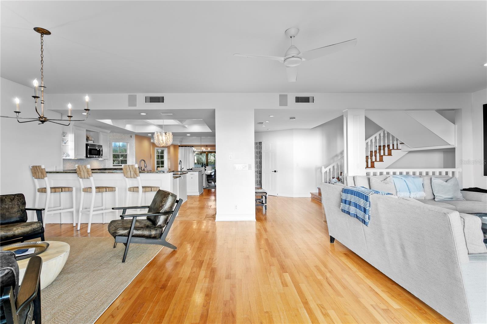 TB8400575 Property Photo