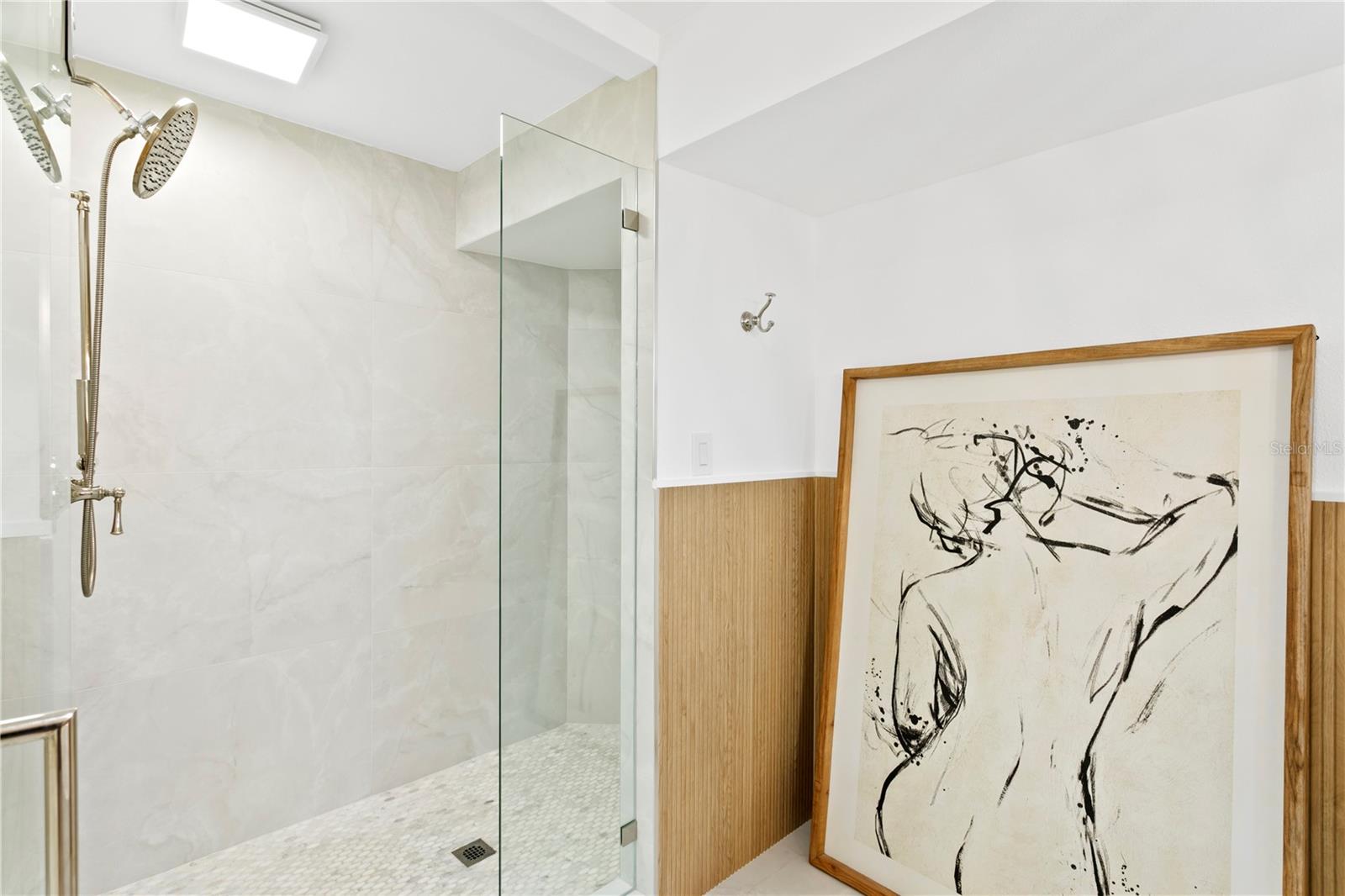 TB8400575 Property Photo