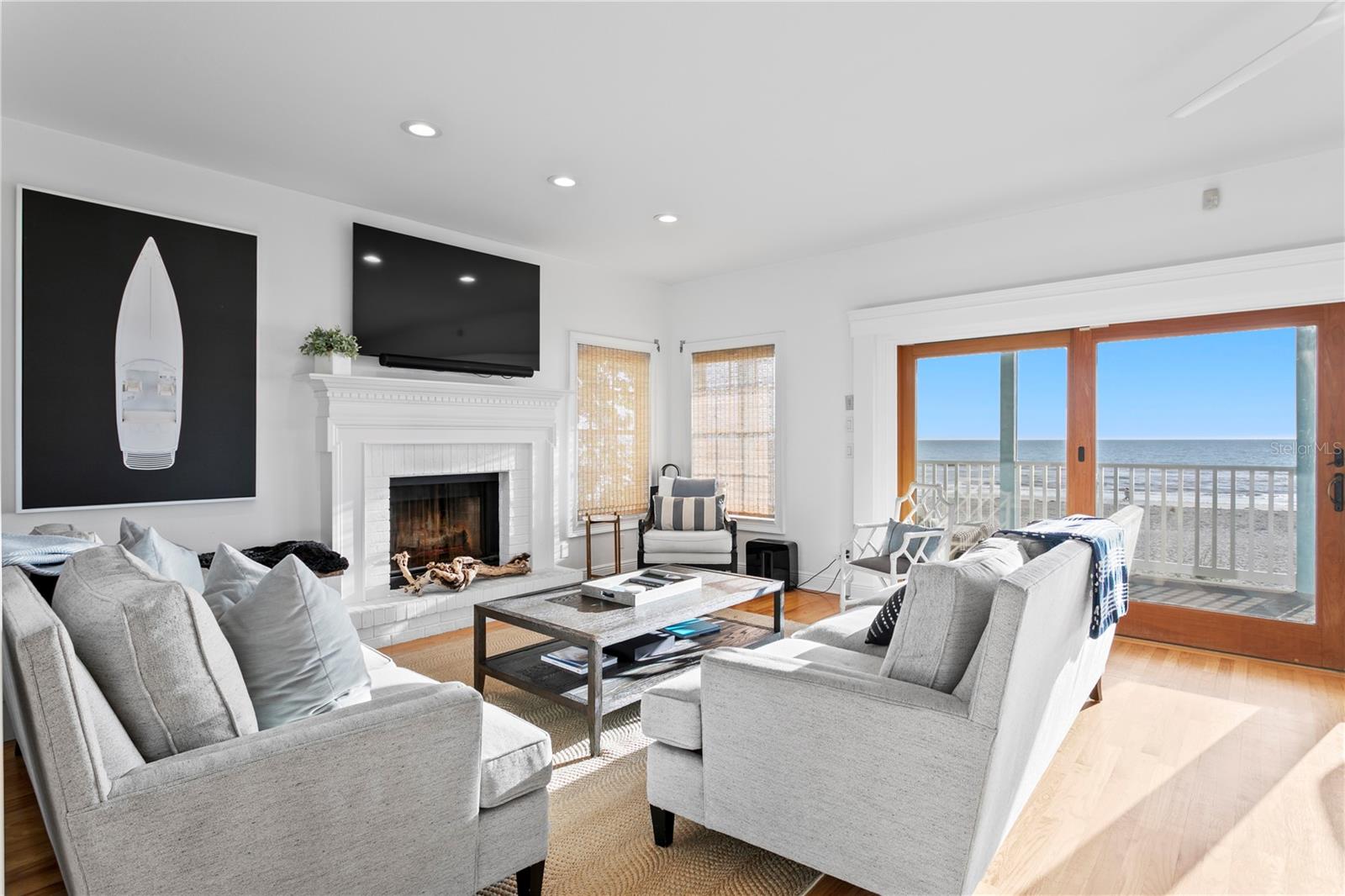 TB8400575 Property Photo