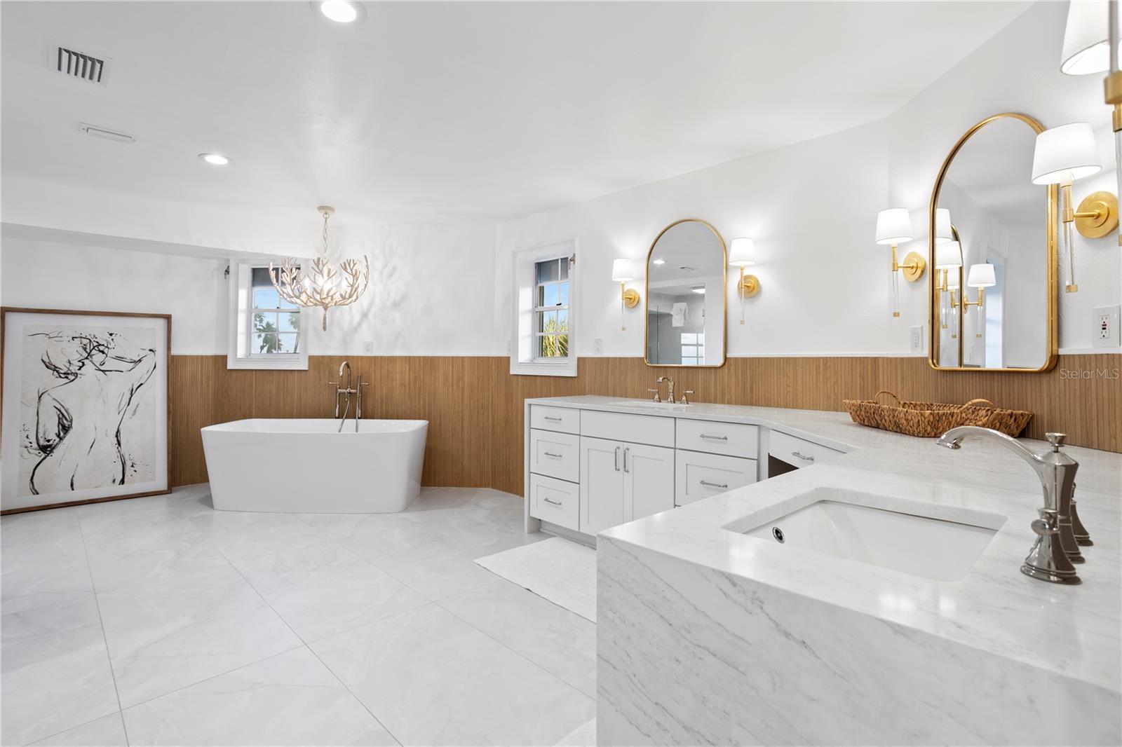 TB8400575 Property Photo