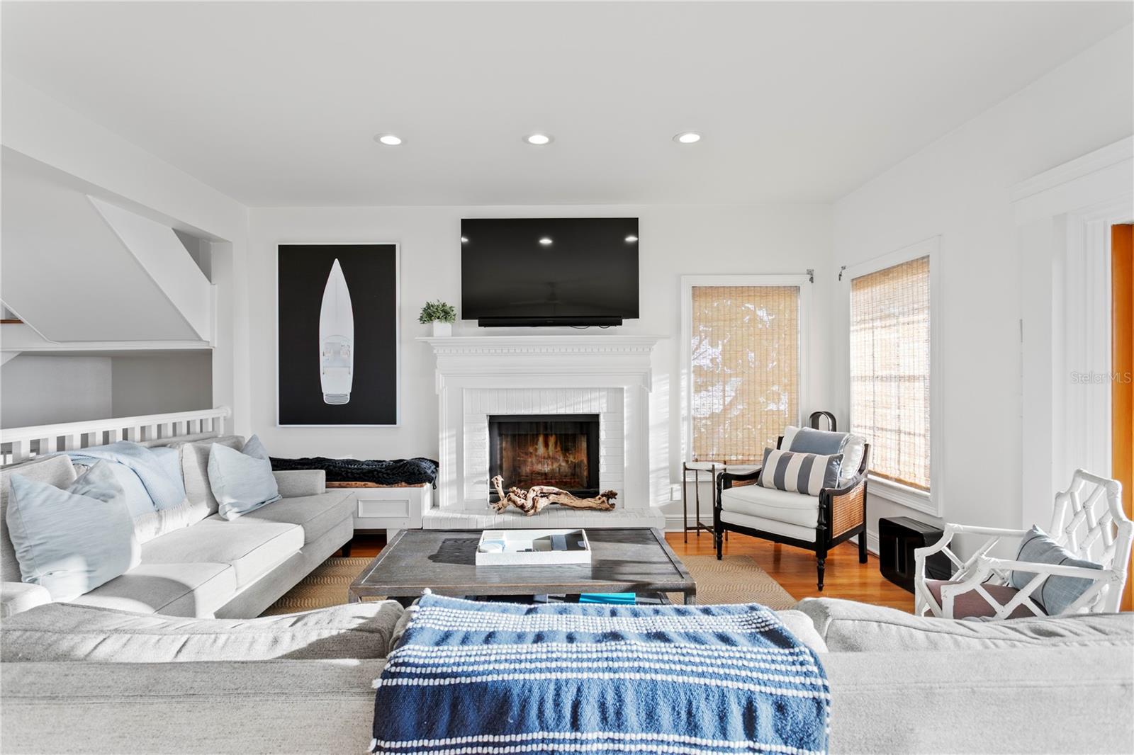 TB8400575 Property Photo