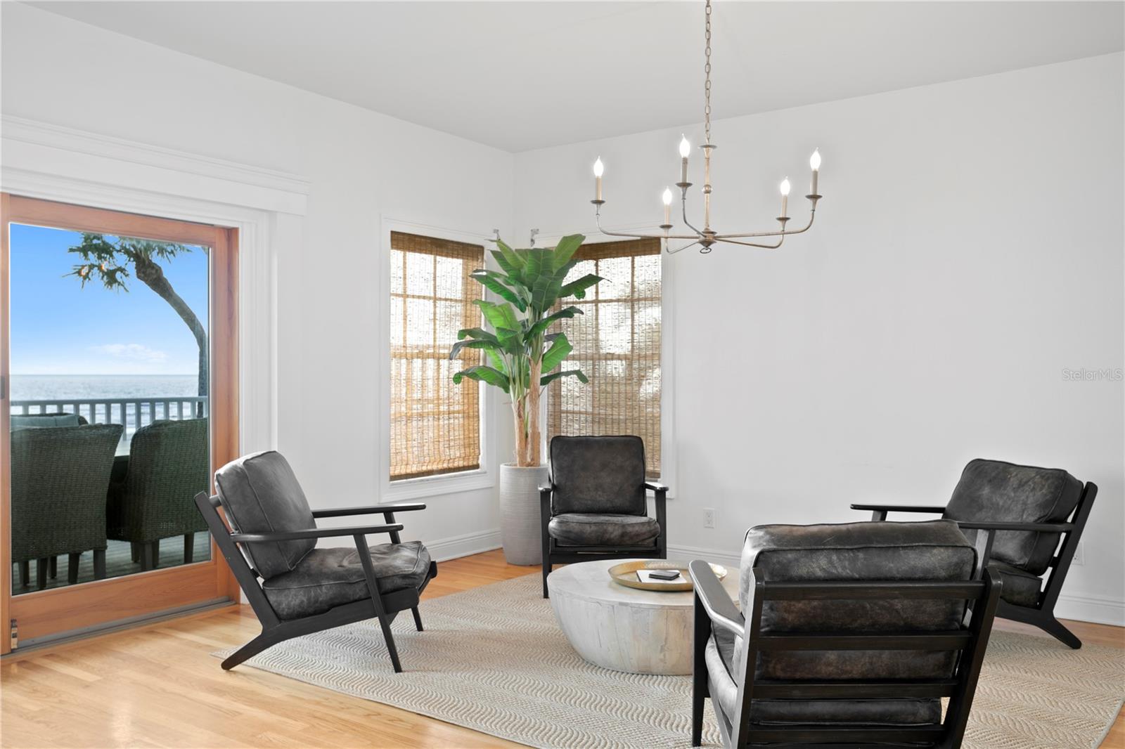 TB8400575 Property Photo