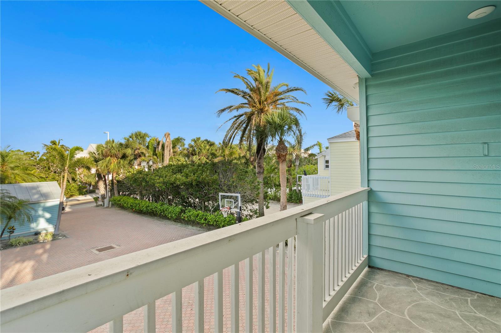 TB8400575 Property Photo