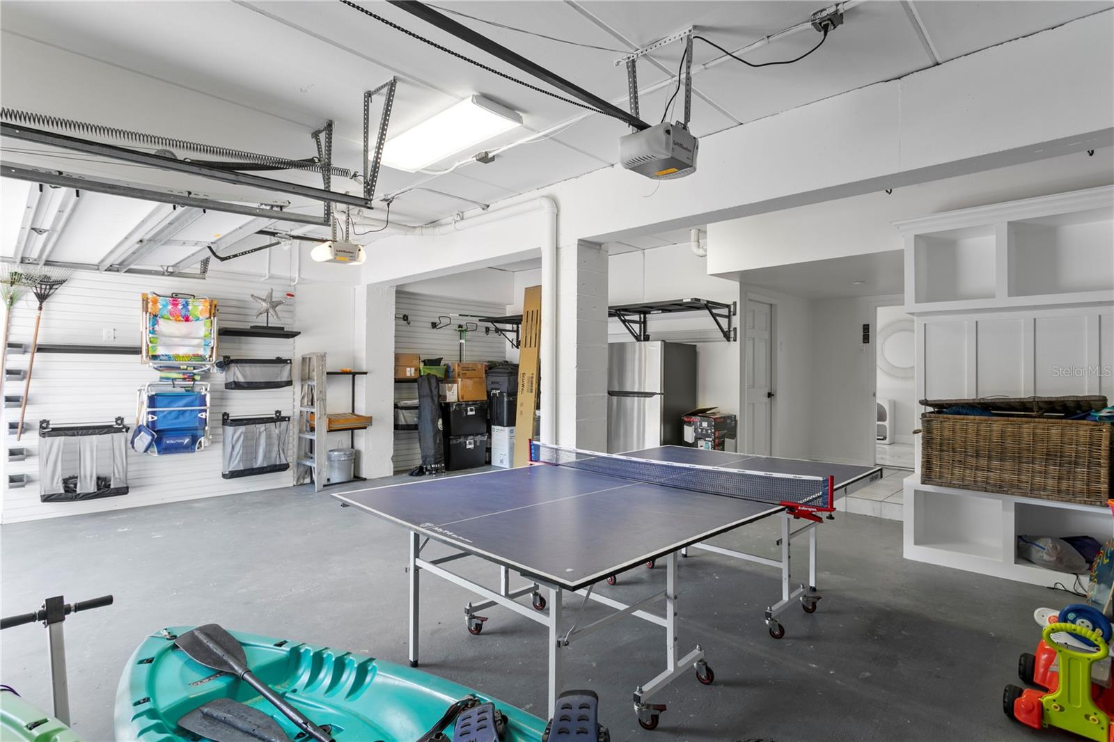 TB8400575 Property Photo