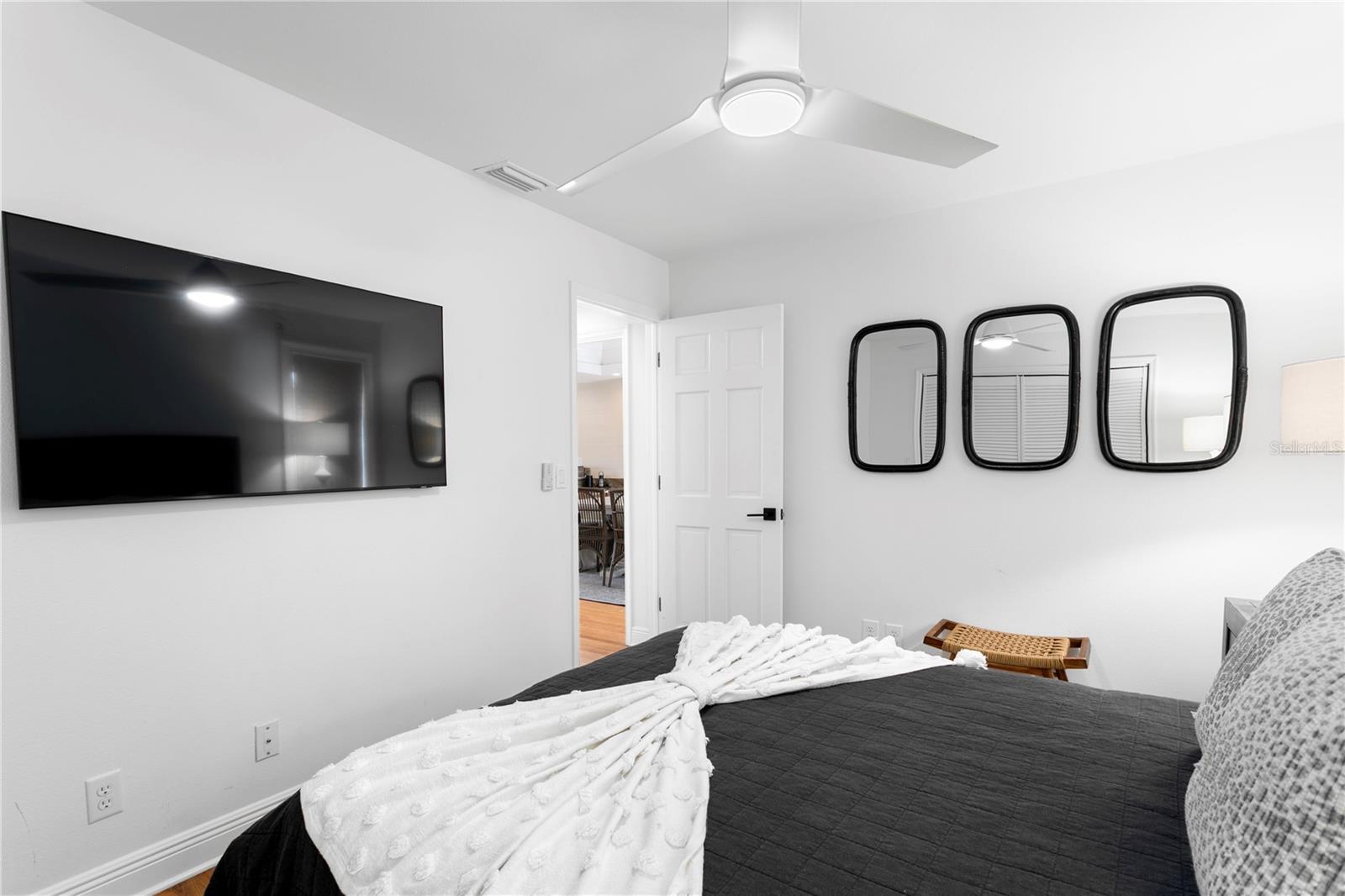 TB8400575 Property Photo