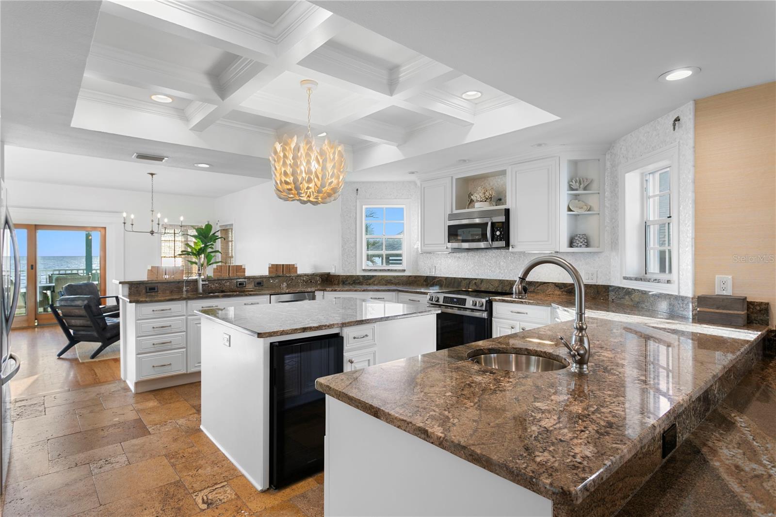 TB8400575 Property Photo