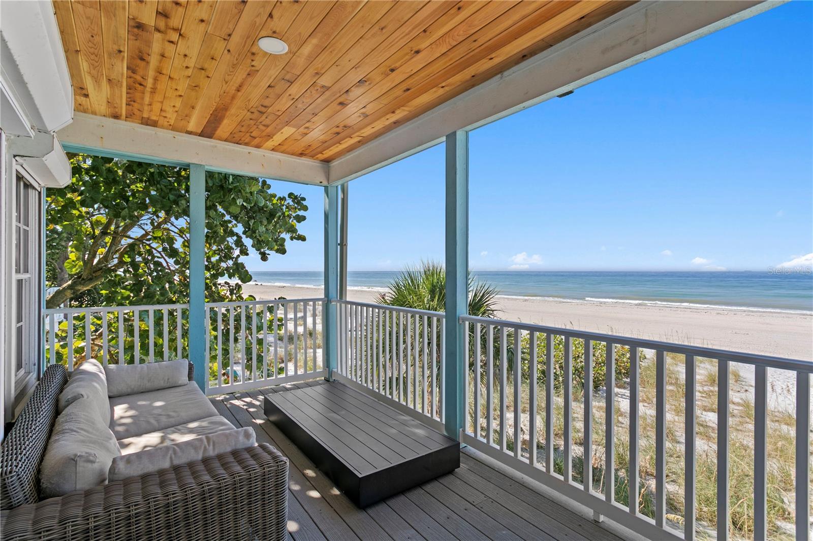 TB8400575 Property Photo