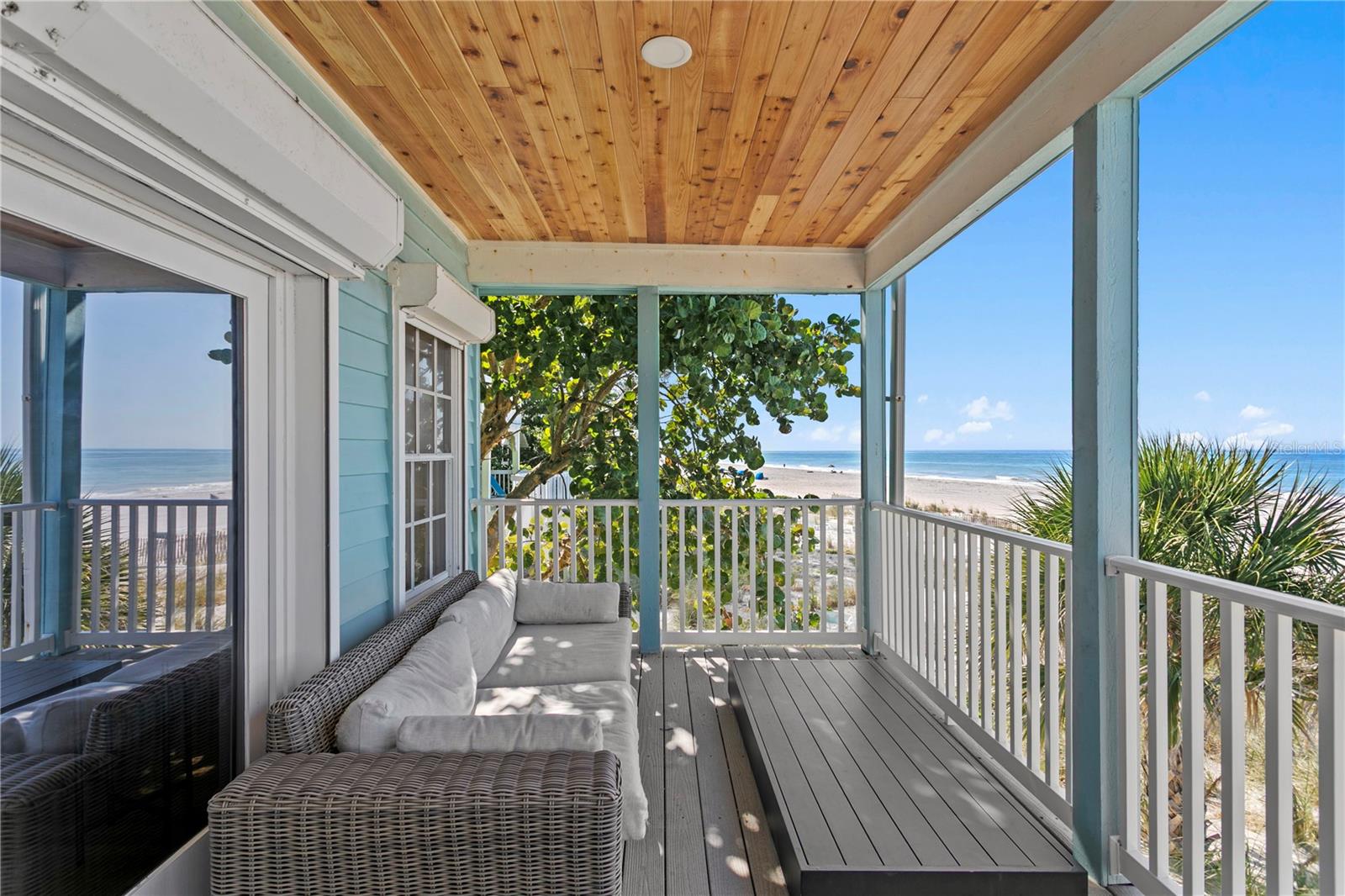 TB8400575 Property Photo