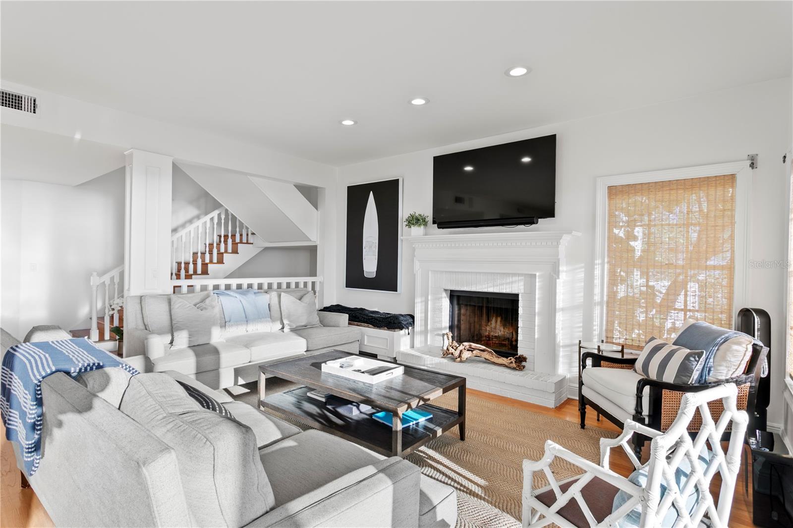 TB8400575 Property Photo