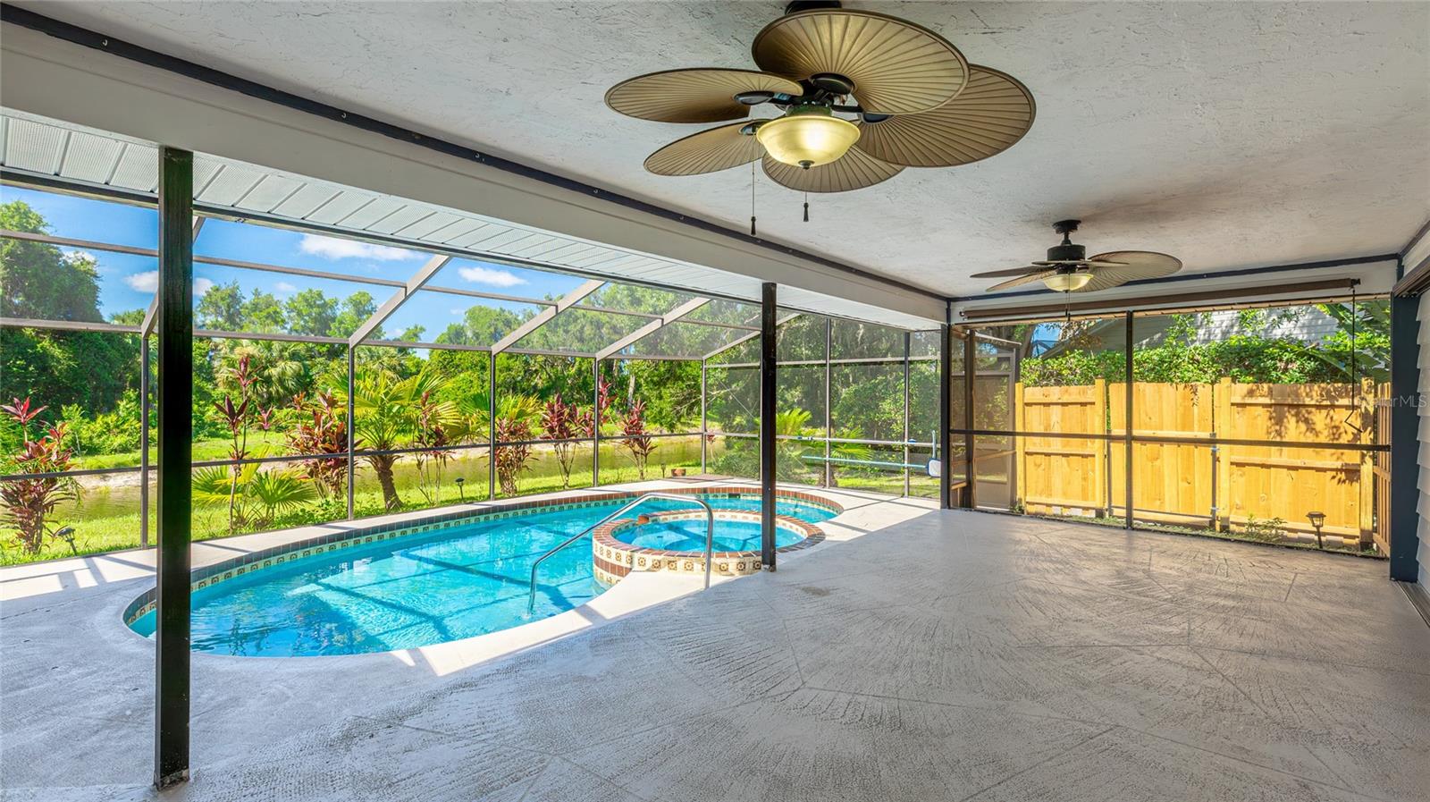 A4657008 Property Photo