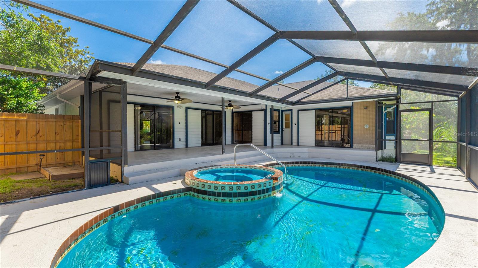 A4657008 Property Photo