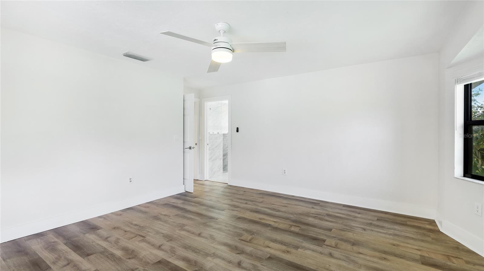 A4657008 Property Photo