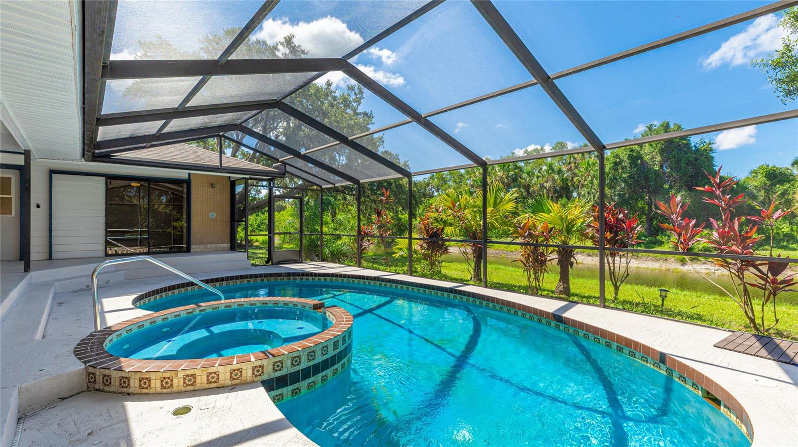 A4657008 Property Photo