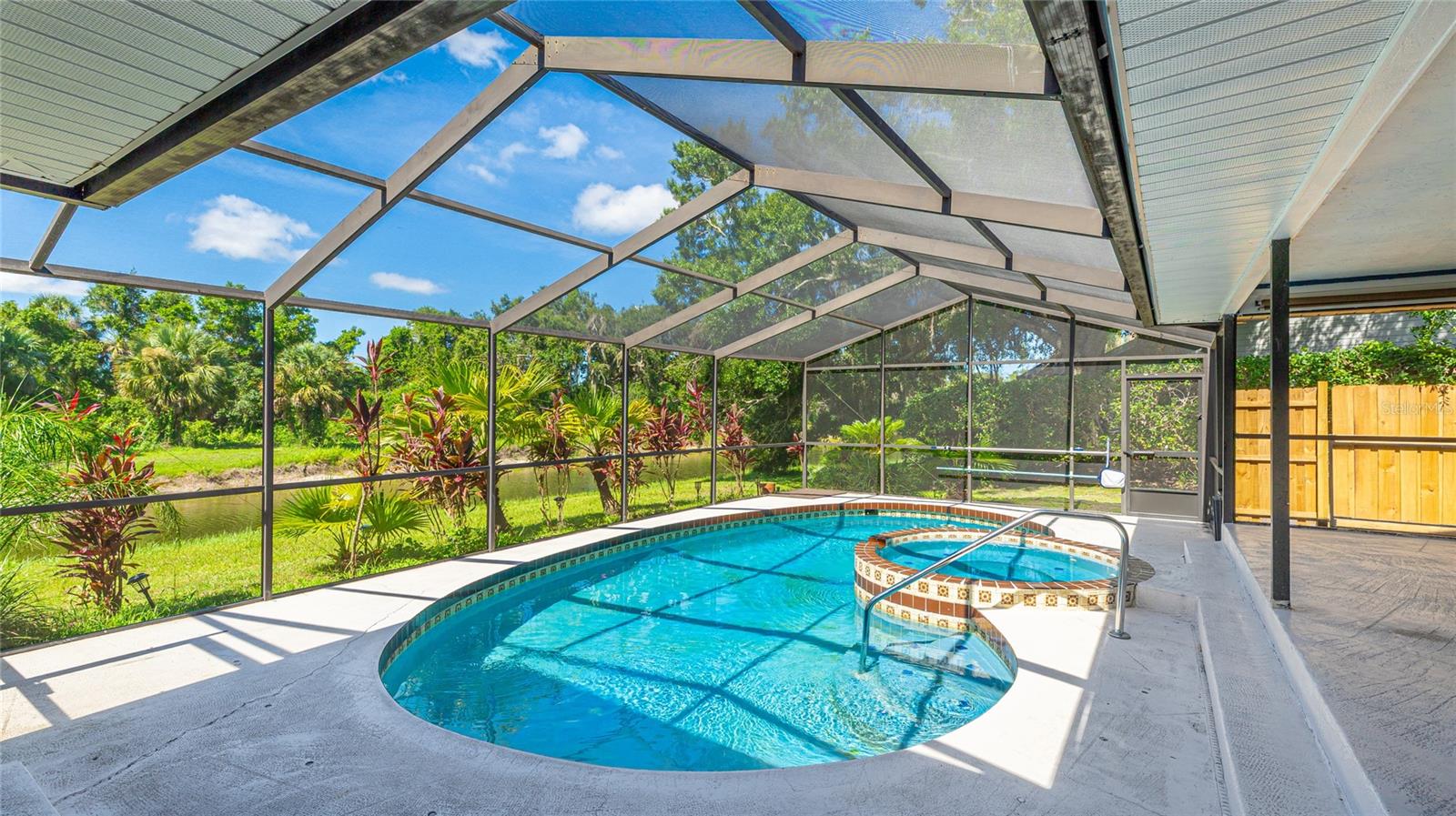 A4657008 Property Photo
