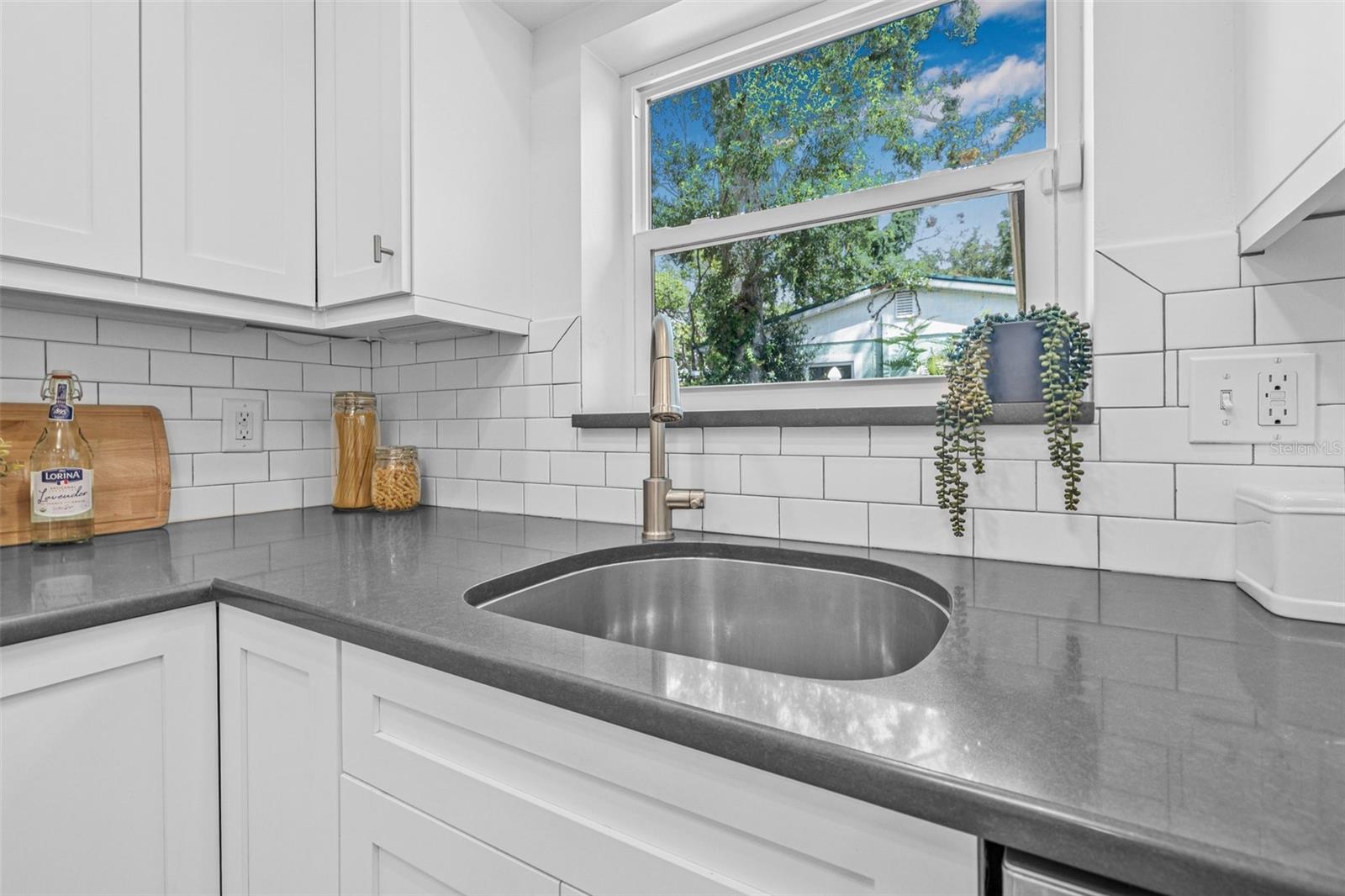 8010 PAR AVE N, ST PETERSBURG, FL, 33710