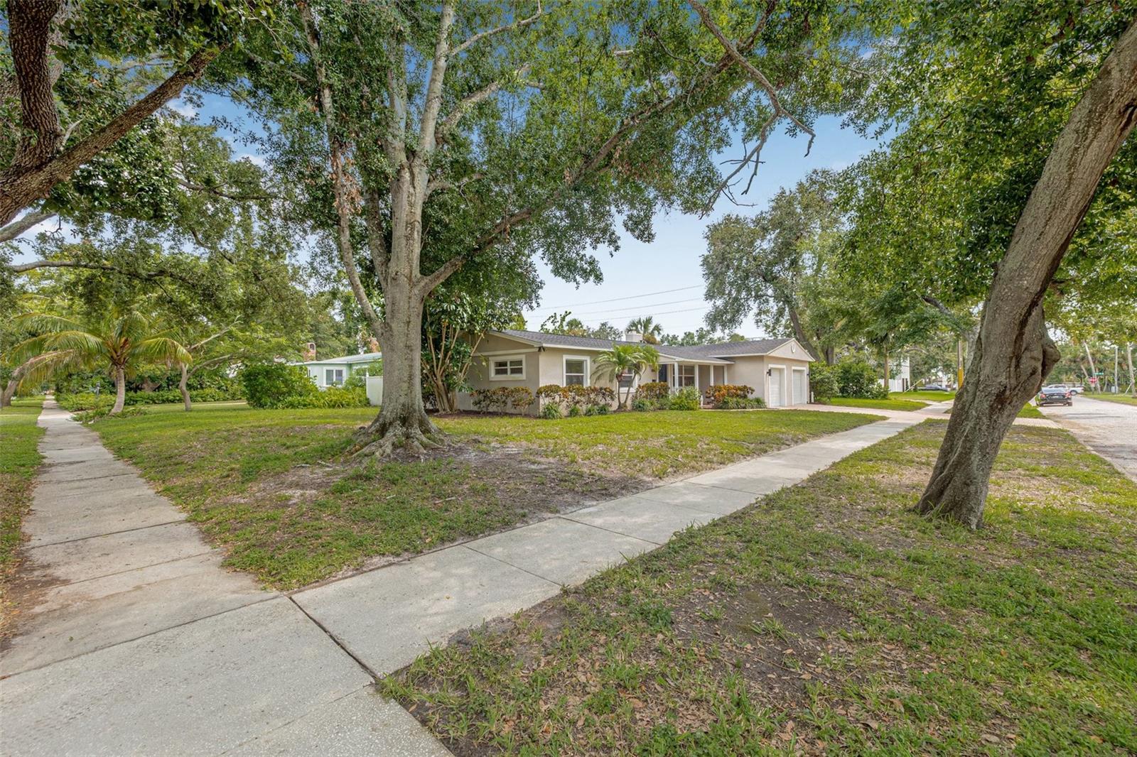 8010 PAR AVE N, ST PETERSBURG, FL, 33710