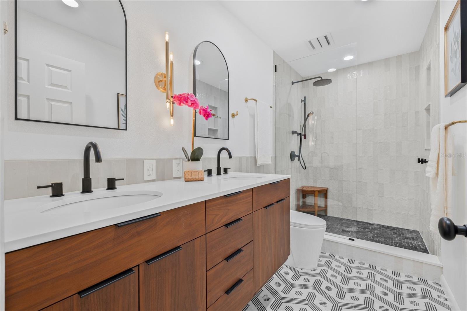 8010 PAR AVE N, ST PETERSBURG, FL, 33710