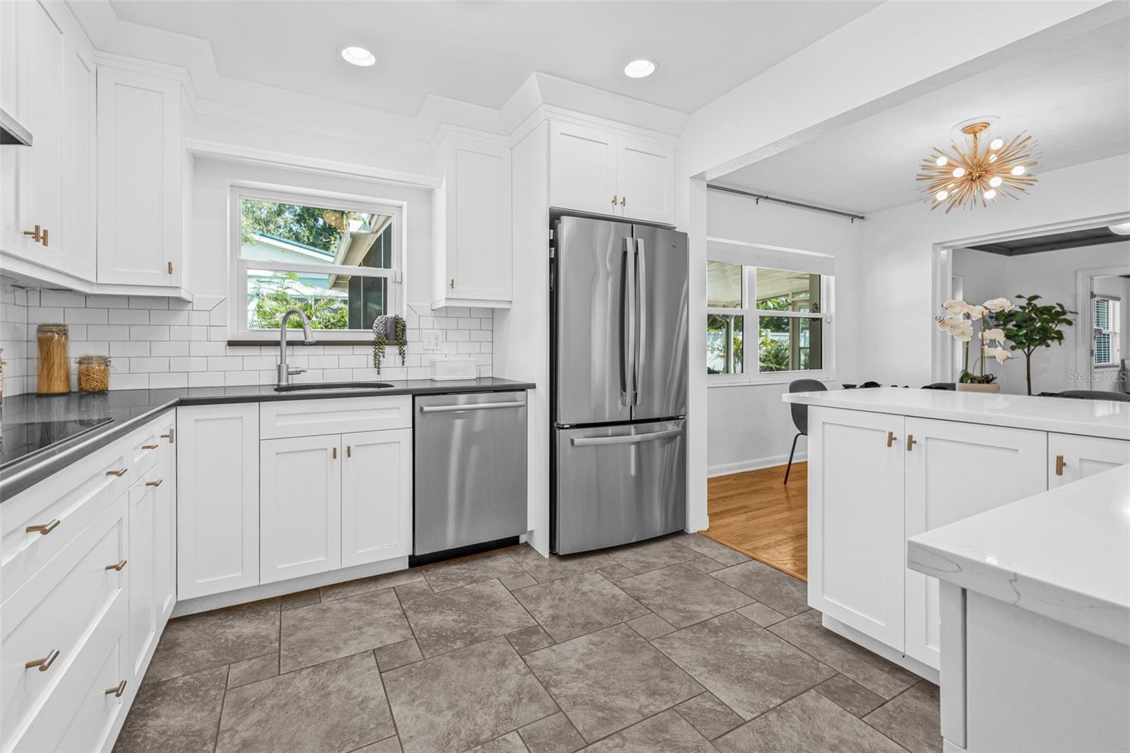 8010 PAR AVE N, ST PETERSBURG, FL, 33710