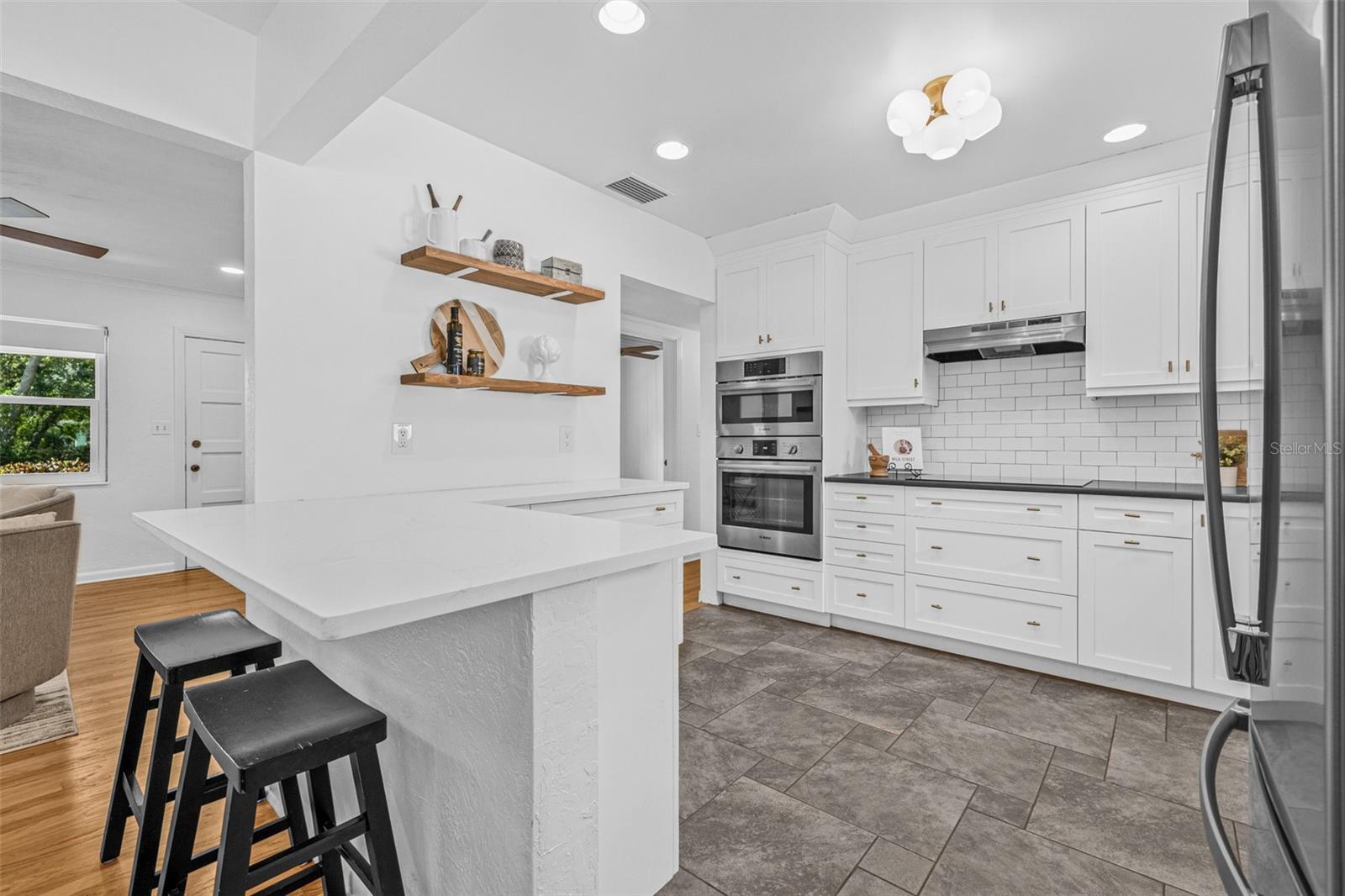 8010 PAR AVE N, ST PETERSBURG, FL, 33710