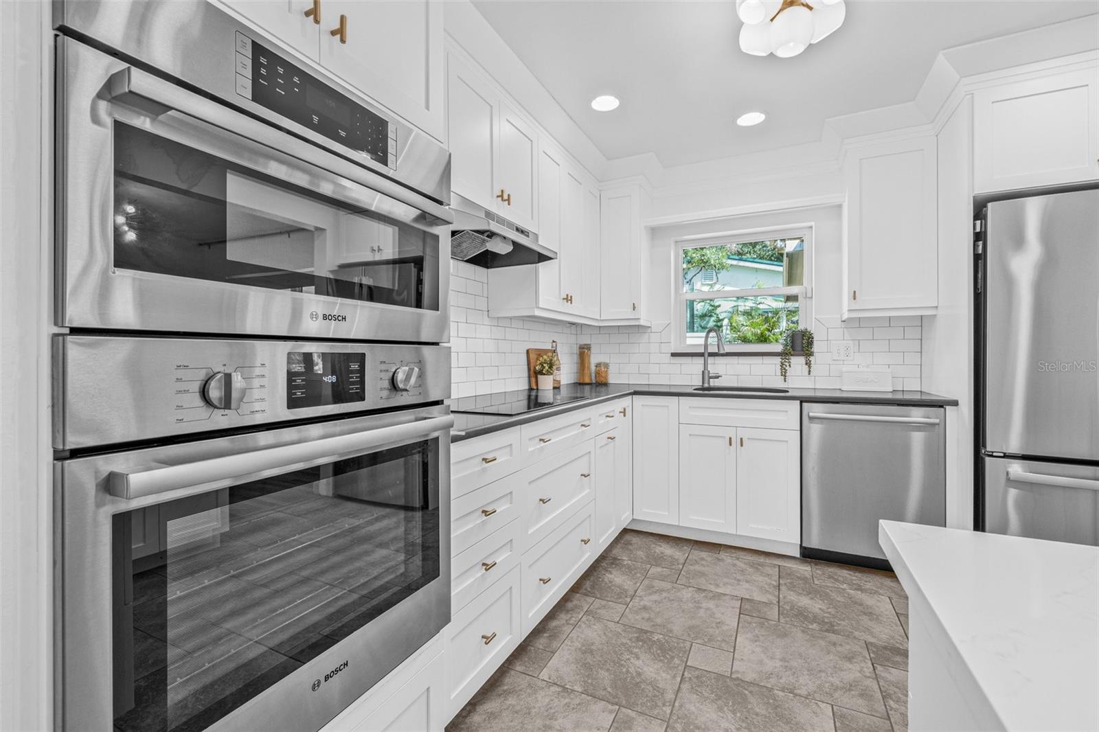 8010 PAR AVE N, ST PETERSBURG, FL, 33710