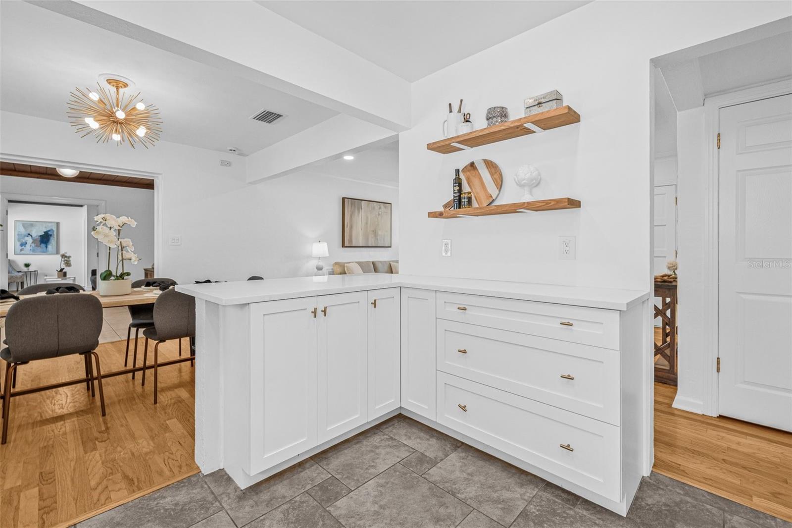 8010 PAR AVE N, ST PETERSBURG, FL, 33710