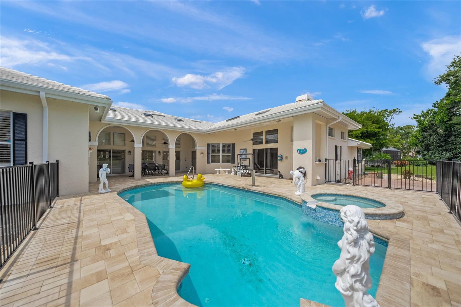 A4657049 Property Photo