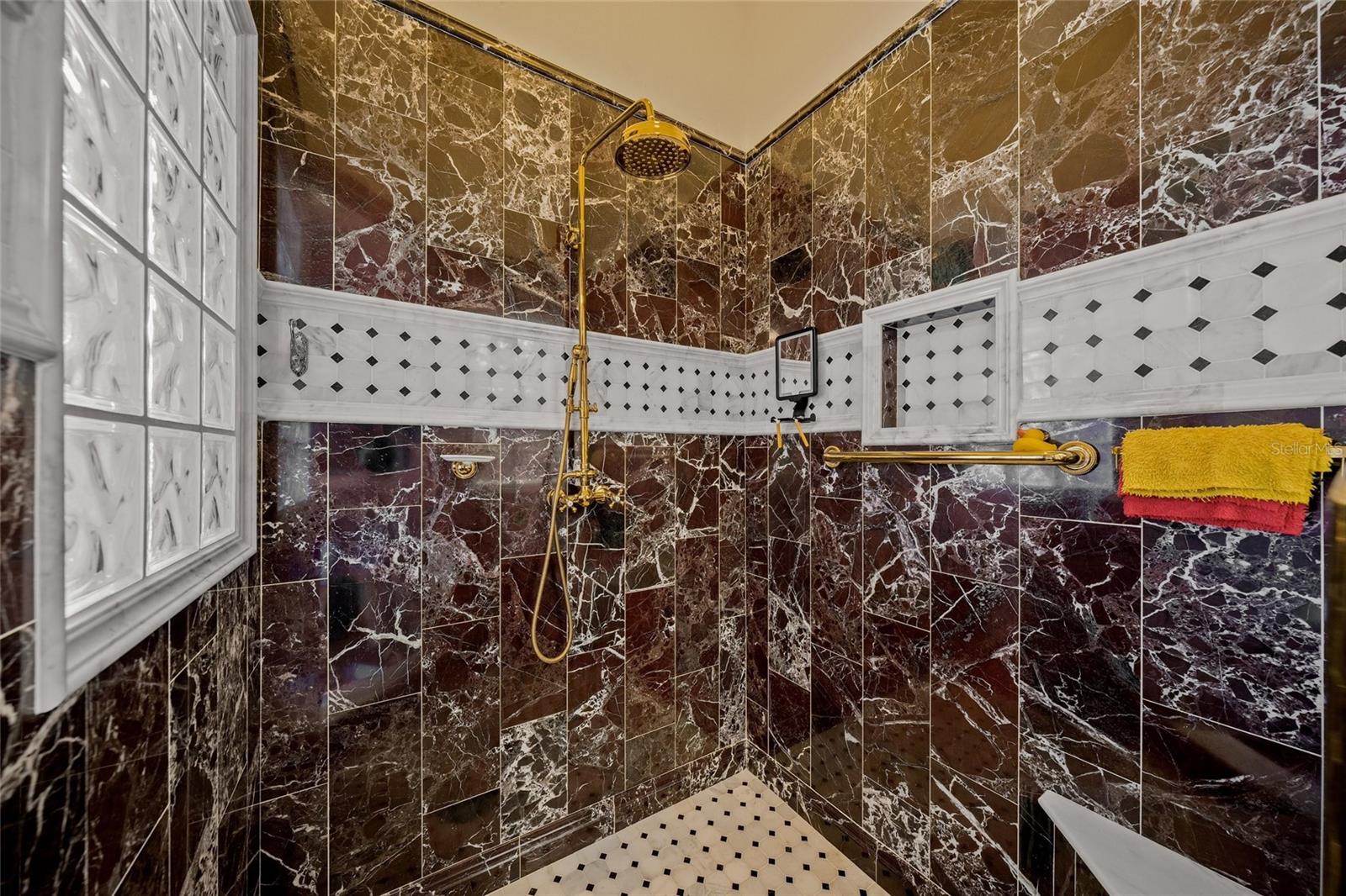 A4657049 Property Photo