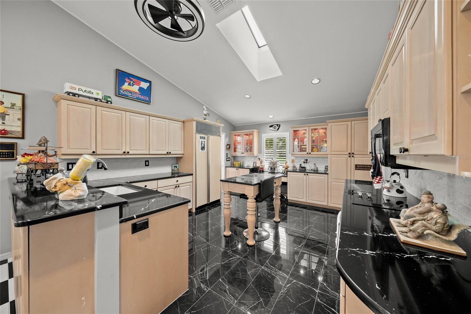 A4657049 Property Photo
