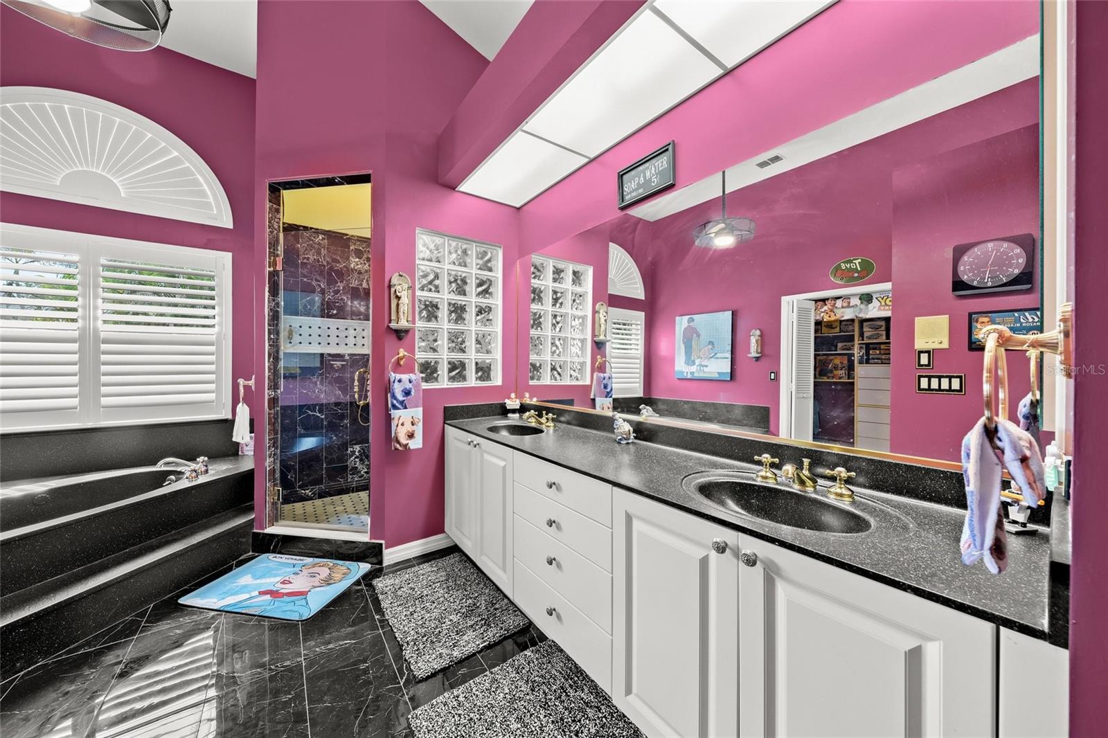A4657049 Property Photo