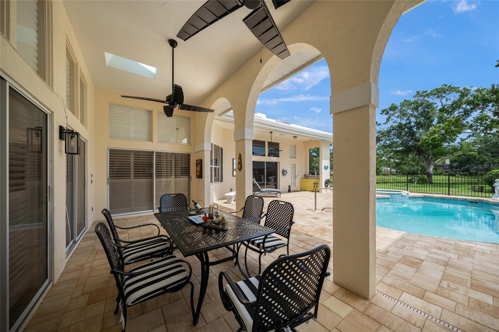 A4657049 Property Photo