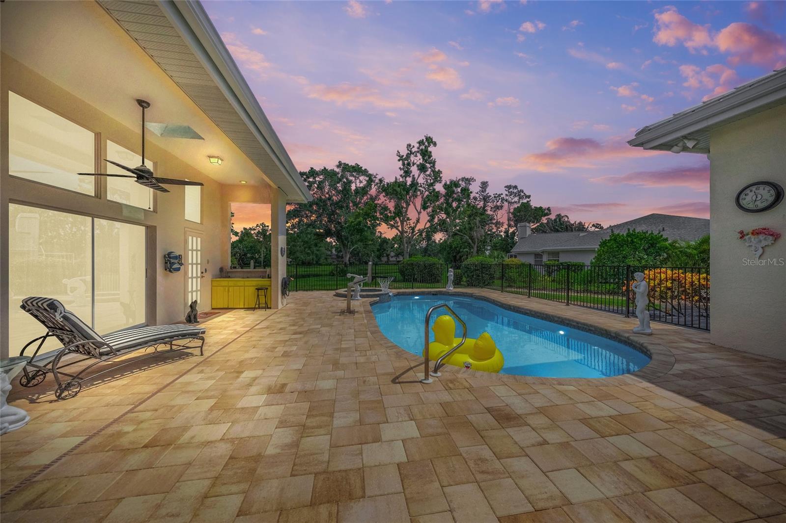A4657049 Property Photo