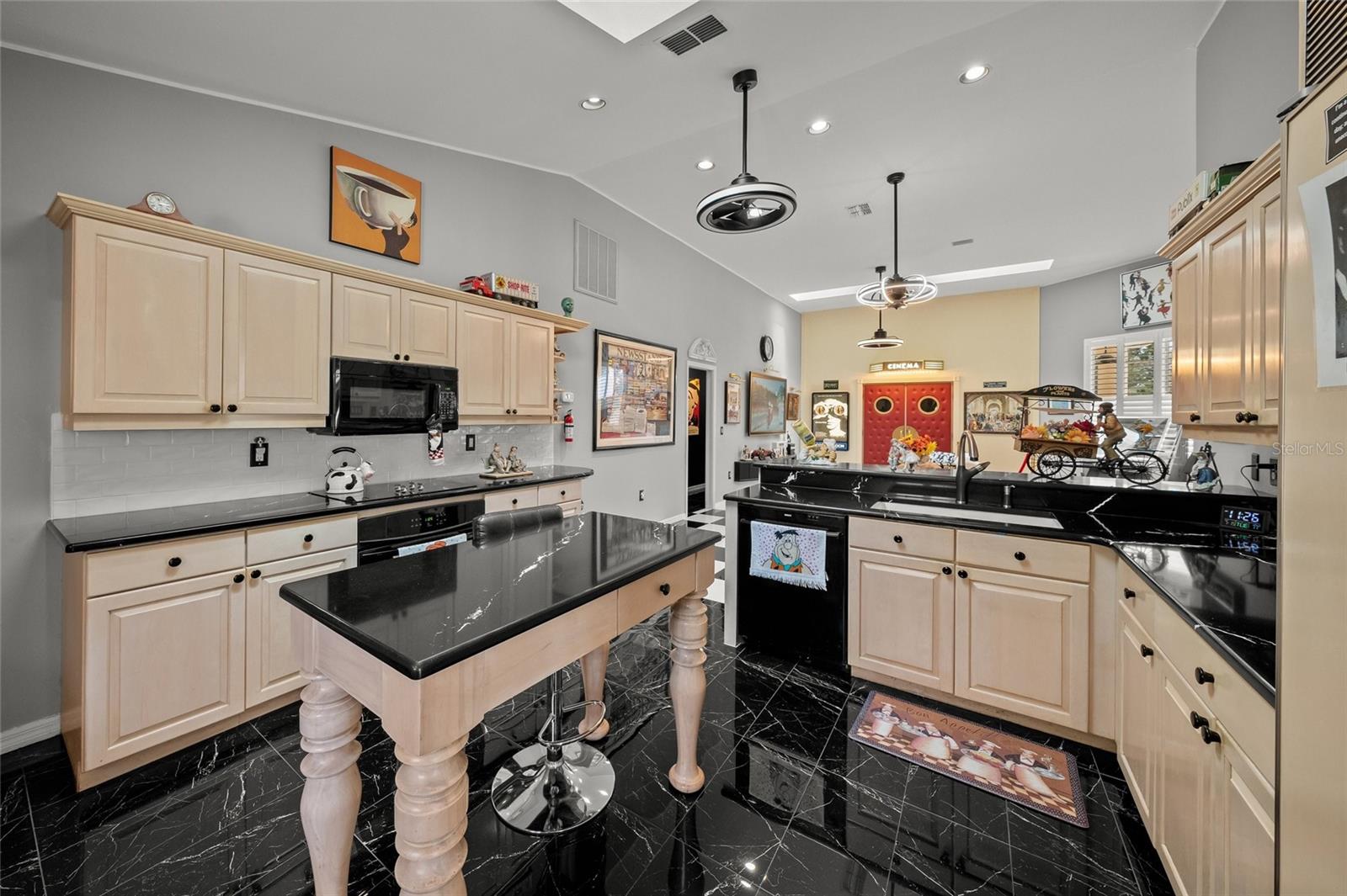 A4657049 Property Photo