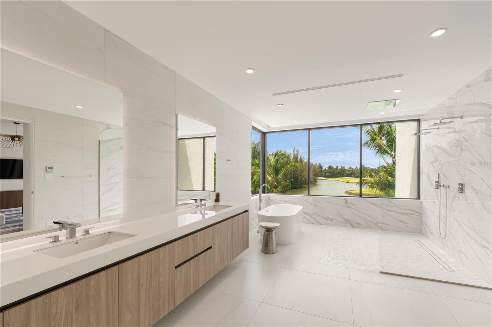 PR9114480 Property Photo