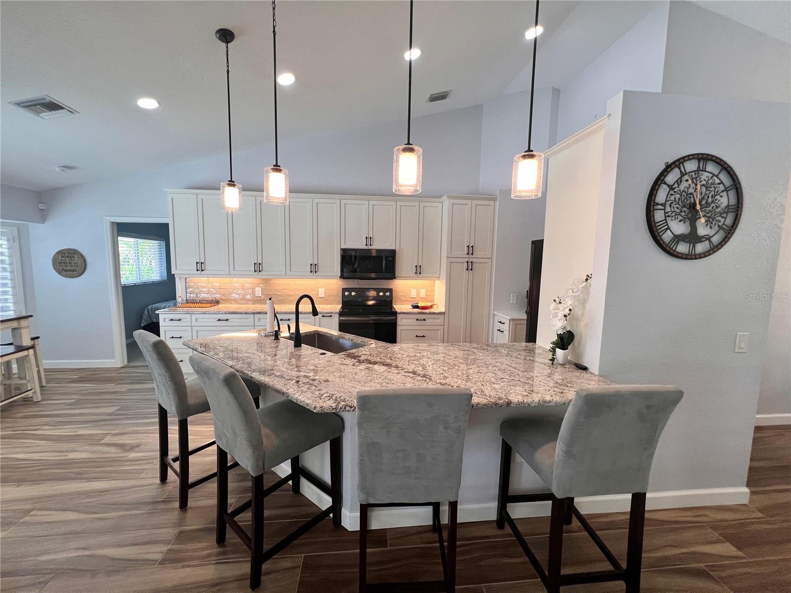 5530 ALMAR DR, PUNTA GORDA, FL, 33950