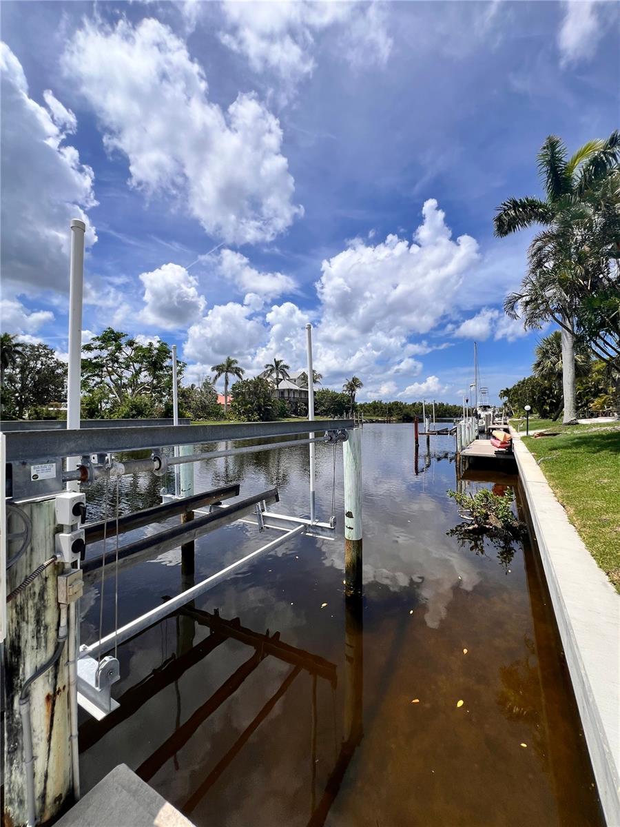 5530 ALMAR DR, PUNTA GORDA, FL, 33950