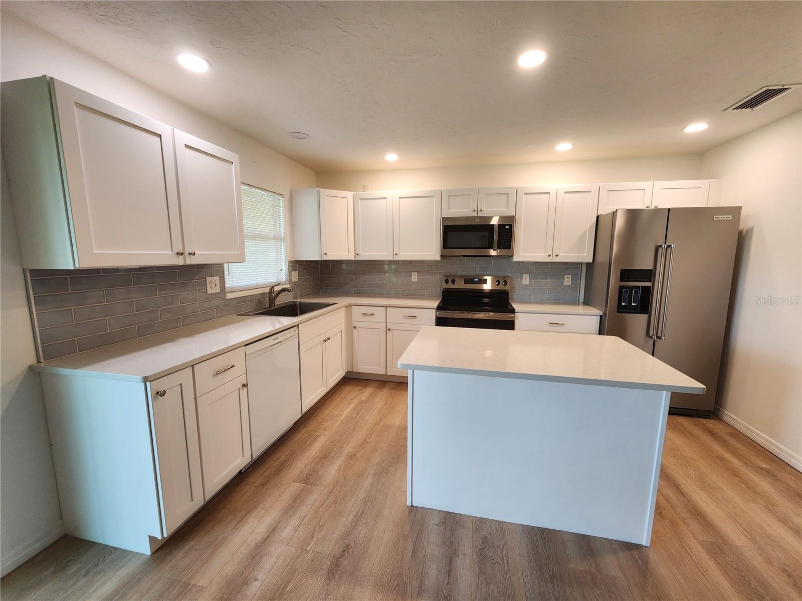 A4657089 Property Photo
