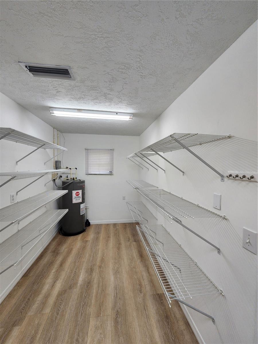 A4657089 Property Photo
