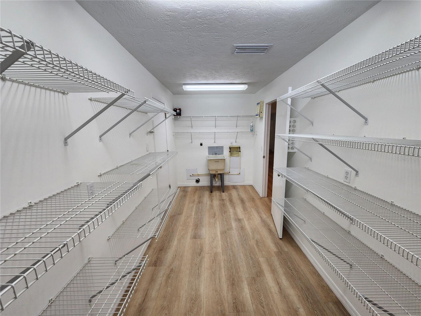 A4657089 Property Photo