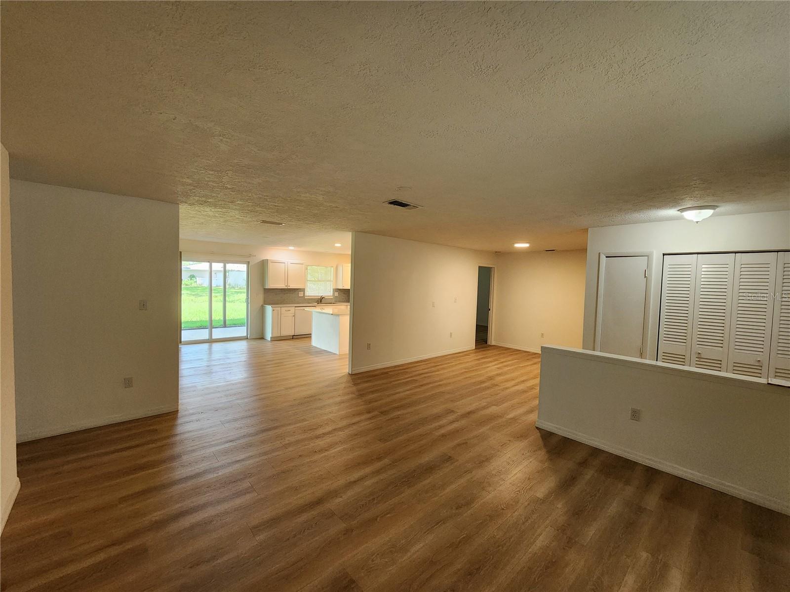 A4657089 Property Photo