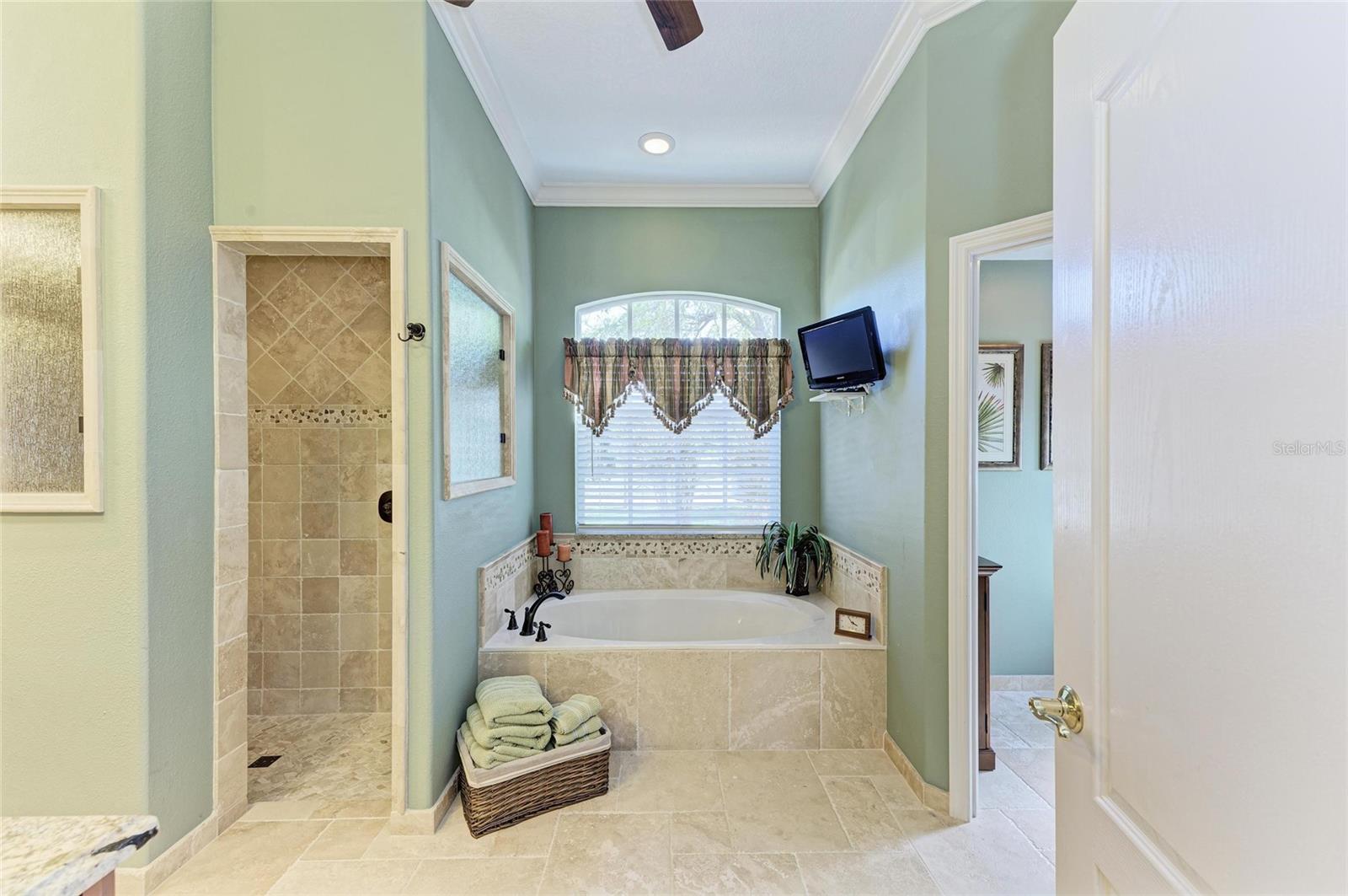 A4657094 Property Photo